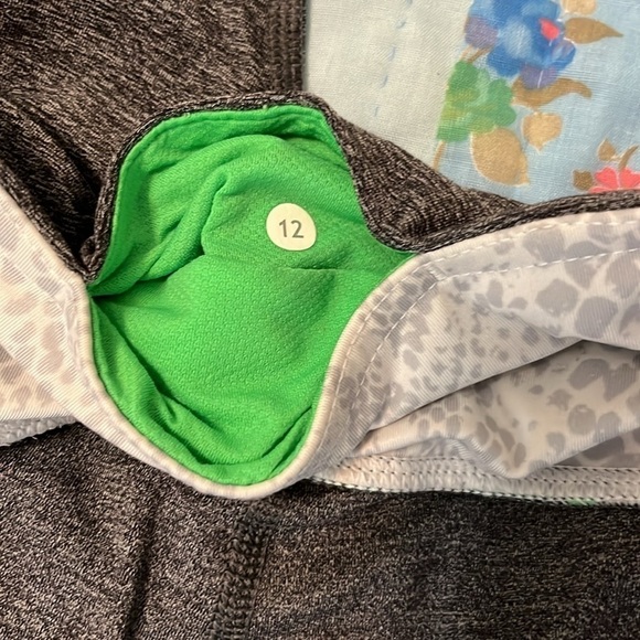 Lululemon Light Speed Tights - Picture 11 of 15